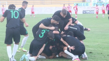 Με μαύρο περιβραχιόνιο οι παίκτες  της Ρόδου