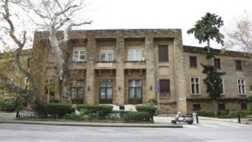 Χρήστος Γιαννούτσος: Ίδρυση μη κρατικών πανεπιστημίων ενώ ΑΣΤΕΡ και ΑΣΤΕΚ είναι ισότιμα  με ΙΕΚ - Να βουτάμε τη γλώσσα στο μυαλό και μετά να μιλάμε