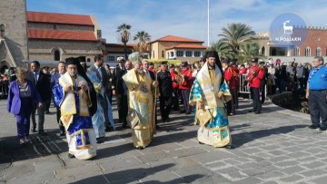 Πολύς κόσμος στην τελετή των Θεοφανίων στο Μαντράκι (φωτογραφίες & βίντεο)