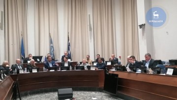 Εντάσεις, υψηλοί τόνοι και αποχωρήσεις στην πρώτη τακτική συνεδρίαση του δημοτικού συμβουλίου