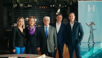 Κοπή βασιλόπιτας του Ομίλου  H Hotels Collection I Hatzilazarou Group