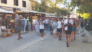 ΙΝΣΕΤΕ: Οι χώρες που «τόνωσαν»  τα τουριστικά έσοδα της Ελλάδας