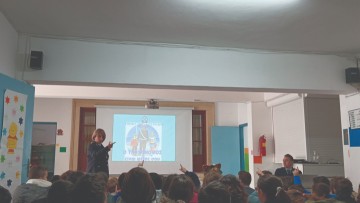 Επίσκεψη της Τροχαίας Ρόδου  στο Δημοτικό Σχολείο Σορωνής
