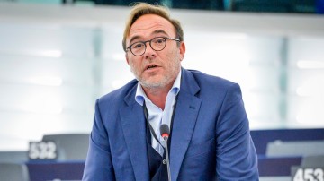 Πέτρος Κόκκαλης: Ιδρύει κόμμα για τις Ευρωεκλογές