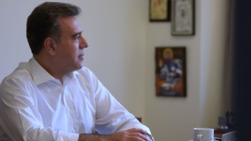 Δεν θα ψηφίσει  το νομοσχέδιο για τον γάμο των ομόφυλων ο βουλευτής Δωδεκανήσου Μάνος Κόνσολας