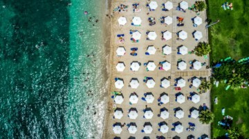 ΥΠΟΙΚ: Οι 7 σημαντικές αλλαγές σε παραλίες και αιγιαλό - Τι θα ισχύει από φέτος