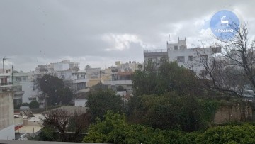Ισχυρή βροχόπτωση και χαλαζόπτωση αυτή την ώρα στην πόλη της Ρόδου