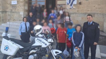 Οι μαθητές της Ρόδου επισκέφθηκαν την Α’ Αστυνομική Διεύθυνση Δωδεκανήσου