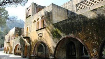 Τρισάγιο στο νεκροταφείο του Σανατορίου Ελεούσας