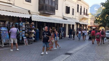 Παρατείνεται το ωράριο λειτουργίας των καταστημάτων τη θερινή περίοδο