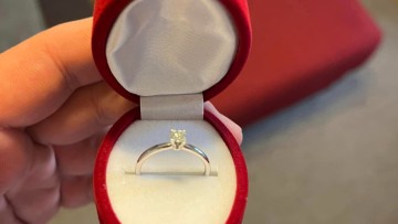 Ήρθε στη Ρόδο, αγόρασε δαχτυλίδι για να κάνει πρόταση γάμου στη φίλη του αλλά του έκλεψαν το σακίδιο