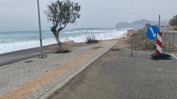 Ελένη Καραγιάννη: Αφάντου Beach Golf Damage