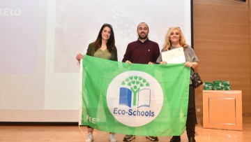 Βράβευση Λυκείου Ιαλυσού  με την Πράσινη Σημαία από  το Δίκτυο Οικολογικών Σχολείων