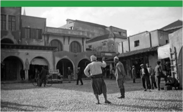 Το πάνω δεξιό τμήμα της Πλατείας Ιπποκράτους