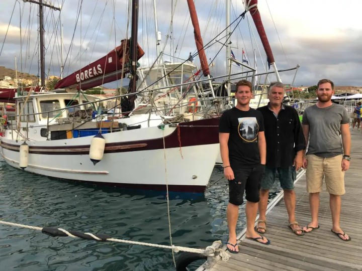 Με τους γιους του, Τζέιμς και Μάικ