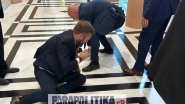 Ο πρώην βουλευτής των Σπαρτιατών, Φλώρος, γρονθοκόπησε στη Βουλή τον Γραμμένο της Ελληνικής Λύσης (φωτογραφίες)