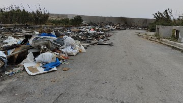 Για μία ακόμα φορά καθαρίστηκε η είσοδος του καταυλισμού των Ρομά στο Καρακόνερο