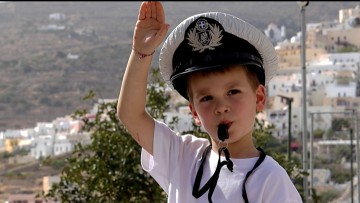 Εντυπωσιακό video - spot της Αστυνομίας με πρωταγωνιστές μικρά παιδιά: Η οδήγηση στους δρόμους δεν είναι παιχνίδι