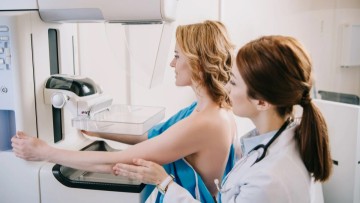 Γιατί η προληπτική μαστογραφία πρέπει να ξεκινά στα 40 και όχι στα 50