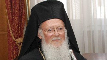 Εις το Πάσχα των ορθοδόξων συμπυκνούται ολόκληρον το μυστήριον και ο υπαρξιακός πλούτος της ευσέβειάς μας
