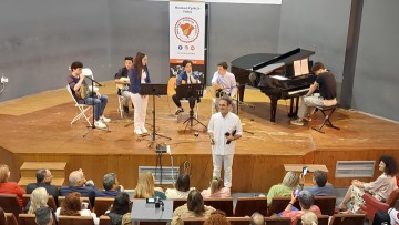 «Κρασί από τα χείλη σου»