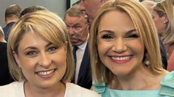 Επικοινωνία της Μίκας Ιατρίδη με την Υφυπουργό Χριστίνα Αλεξοπούλου για τις άδειες φορτηγών