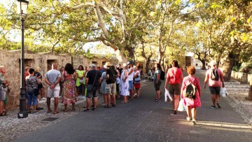 Τουρισμός: H Eλλάδα κερδίζει πόντους στην επιμήκυνση της σεζόν