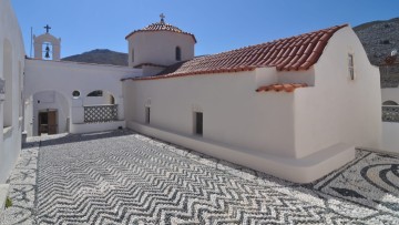 Η Μονή του Αρχαγγέλου Μιχαήλ Ρουκουνιώτη στη Σύμη, χαρακτηριστικό παράδειγμα οχυρωμένου μοναστηριακού συγκροτήματος της περιόδου της ιπποτοκρατίας