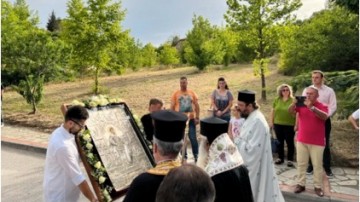 Με τη δέουσα μεγαλοπρέπεια υποδέχθηκε η Αξιούπολη την Ιερά Εικόνα του Αγίου Φανουρίου της Ρόδου