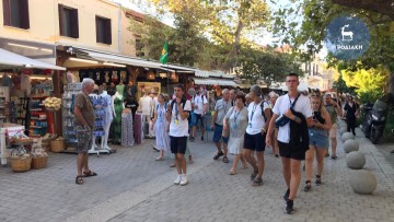ΤτΕ: Οι Γερμανοί ταξιδιώτες ξοδεύουν τα περισσότερα χρήματα στην Ελλάδα - Αρκετά χαμηλές οι εισπράξεις από Βρετανούς