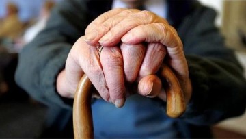 Δύο ολόκληρα χρόνια περιμένει να λάβει σύνταξη αλλά δεν έχει εισπράξει ούτε ένα ευρώ