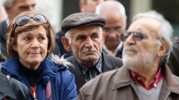 Βασίλης Αγγελόπουλος: Χριστουγεννιάτικος μποναμάς... καλοκαιριάτικα!