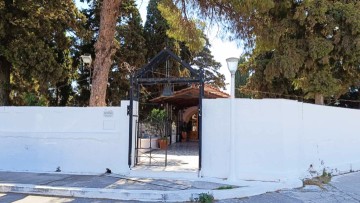 Εργασίες συντήρησης και καθαρισμού στο κοιμητήριο Ιαλυσού