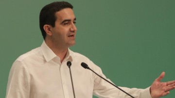 ΠΑΣΟΚ: Υποψήφιος για πρόεδρος και ο Μιχάλης Κατρίνης
