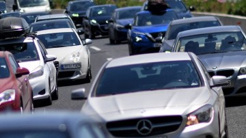 Γεώργιος Β. Παπαγεωργίου: Είκοσι λεπτά με αυτοκίνητο από την πλατεία Κύπρου μέχρι την πλατεία Ακαδημίας