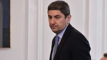 Ροδιακά: Το αίσχος Αυγενάκη