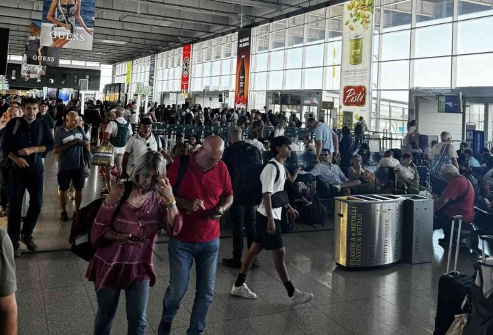 Έκλεισε προσωρινά το αεροδρόμιο της Κατάνια