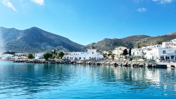 Την Τήλο εξυμνεί η βρετανική Sun