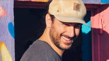 Yiakou: «Θέλω να εξηγήσω γιατί ονομάζω τη Ρόδο κράτος και όχι απλώς νησί»