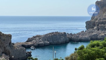 Ομάδα μεταναστών αποβιβάστηκε χθες το βράδυ στο λιμανάκι του Αγίου Παύλου στη Λίνδο