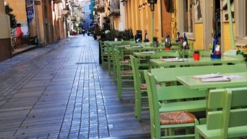 Στο «μικροσκόπιο» της εφορίας η εστίαση - Οι «έξυπνες» ταμειακές θα ενημερώνουν ακόμη και για άδεια τραπέζια