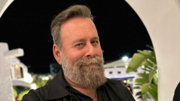 «Γεννήθηκα σ’ ένα από τα ωραιότερα νησιά του κόσμου»