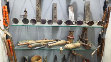 Ο αργυροχρυσοχόος της Ρόδου, που έφτιαχνε με τα χέρια του μέχρι και σκελετούς γυαλιών