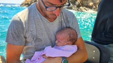 Διάσωση προσφυγόπουλου 50 ημερών από βουνό της Τήλου