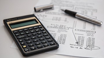 Σπάει το φράγμα των 100 δισ. ευρώ το φορολογητέο εισόδημα των Ελλήνων