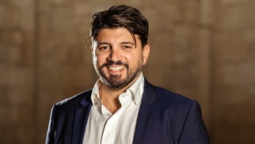 Παναγιώτης Π. Κουνάκης: «Η εξουσία δεν είναι λάφυρο – το άρθρο 86 πρέπει να αλλάξει»