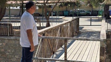 Θα αποκατασταθεί η πεζογέφυρα στη λαϊκή αγορά Αγίου Δημητρίου