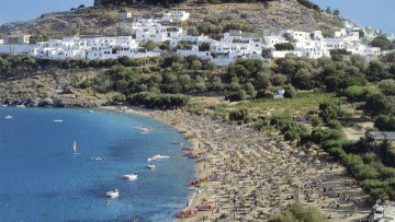 Yπέρογκα και δυσβάστακτα τα μισθώματα στην παραλία Λίνδου
