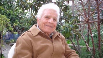 Έφυγε από τη ζωή σε ηλικία 103 ετών ο Φίλιππος Φιλιππάκος. Ήταν ένας από τους παλαιότερους ταξιτζήδες στη Ρόδο