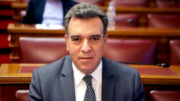 Μάνος Κόνσολας: Όχι στη δημιουργία μόνιμης ή προσωρινής δομής μεταναστών στη Ρόδο